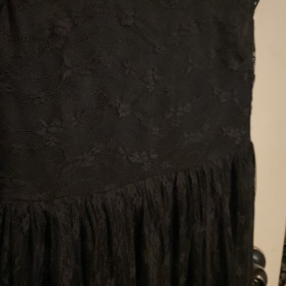 NWT lace dress with lace cap sleeves - Picture 8 of 10